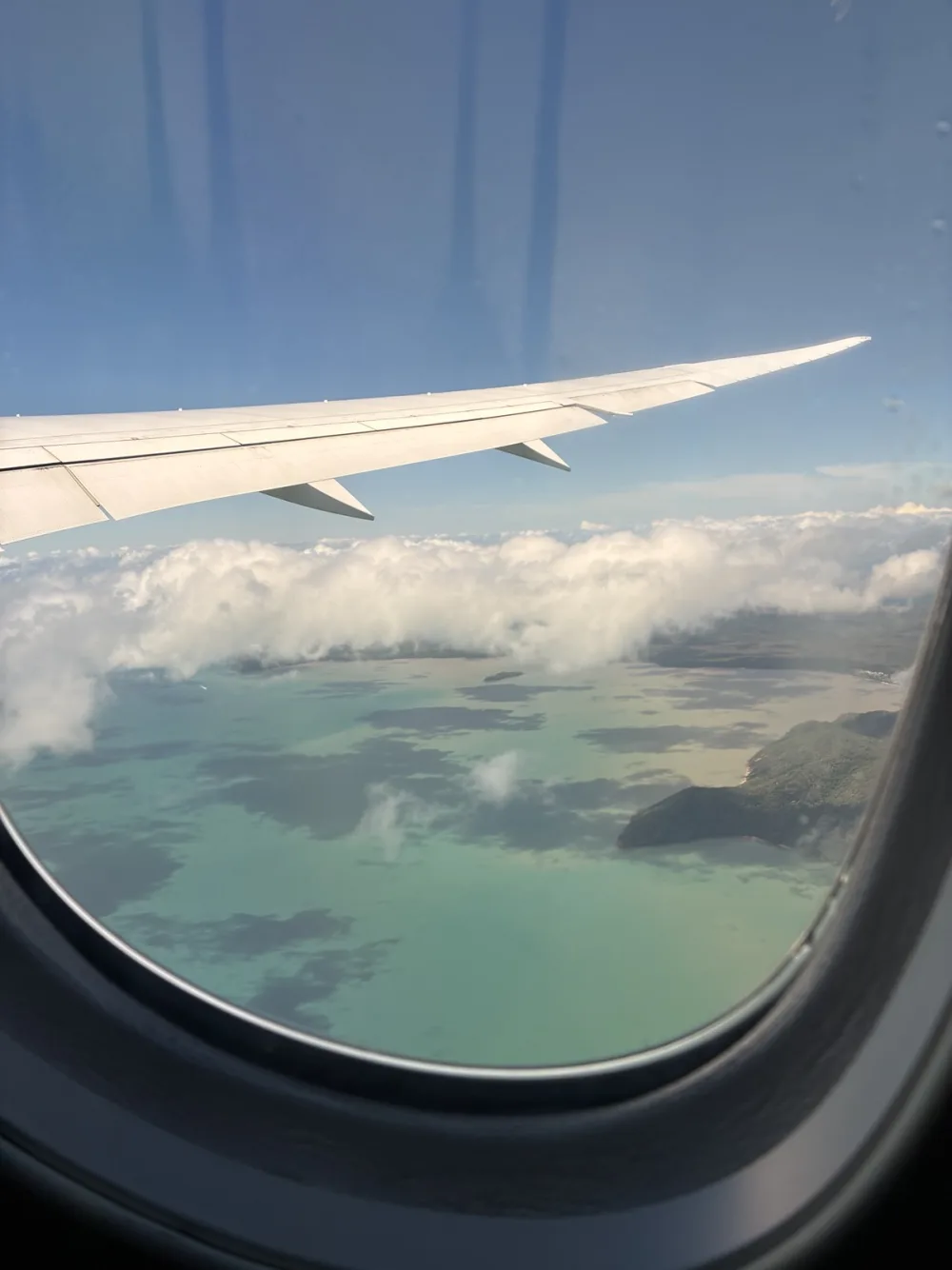 ケアンズ発関空行きJetstar JQ15から見た海岸線