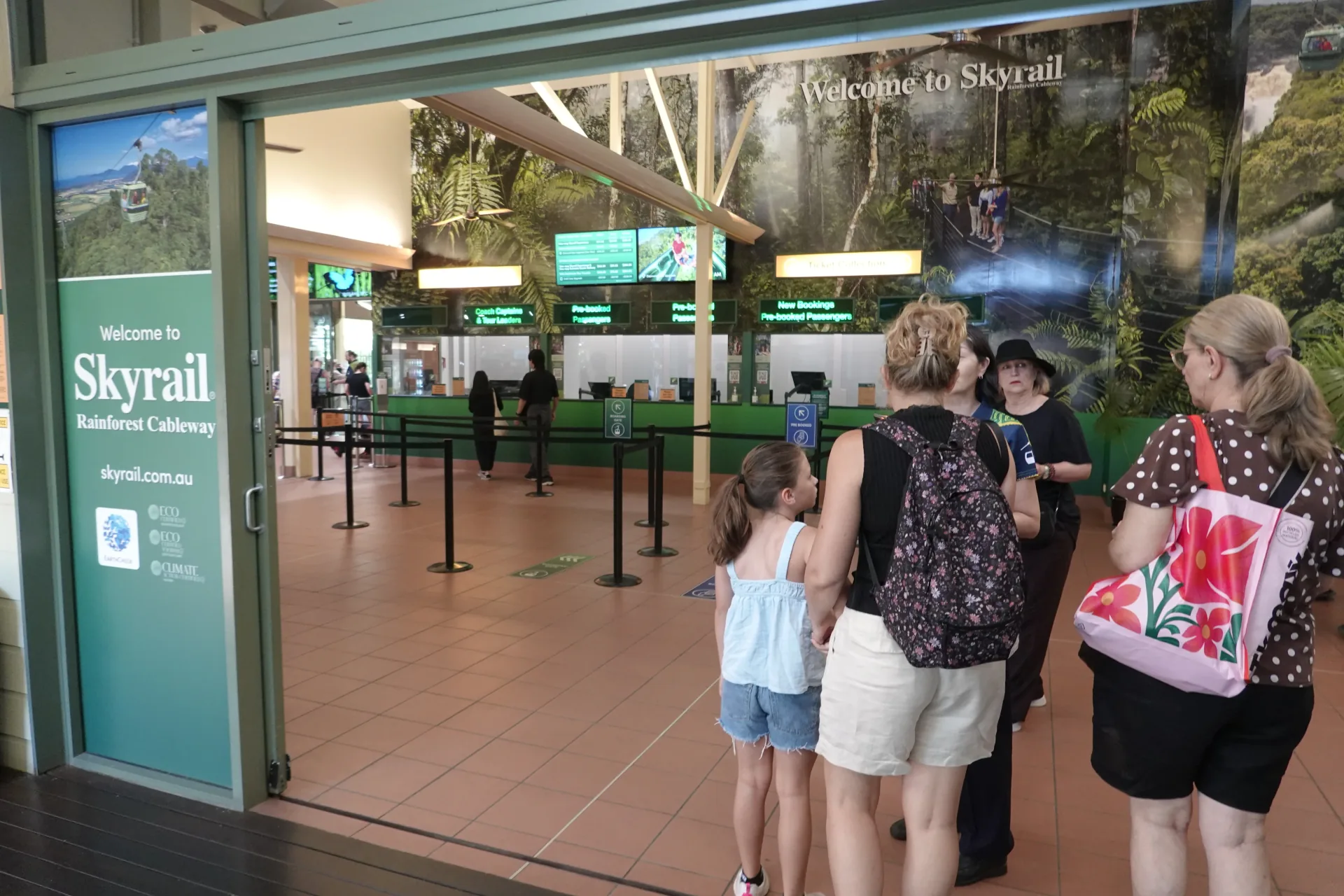 スミスフィールド駅にあるスカイレール・レインフォレスト・ケーブルウェイの受付