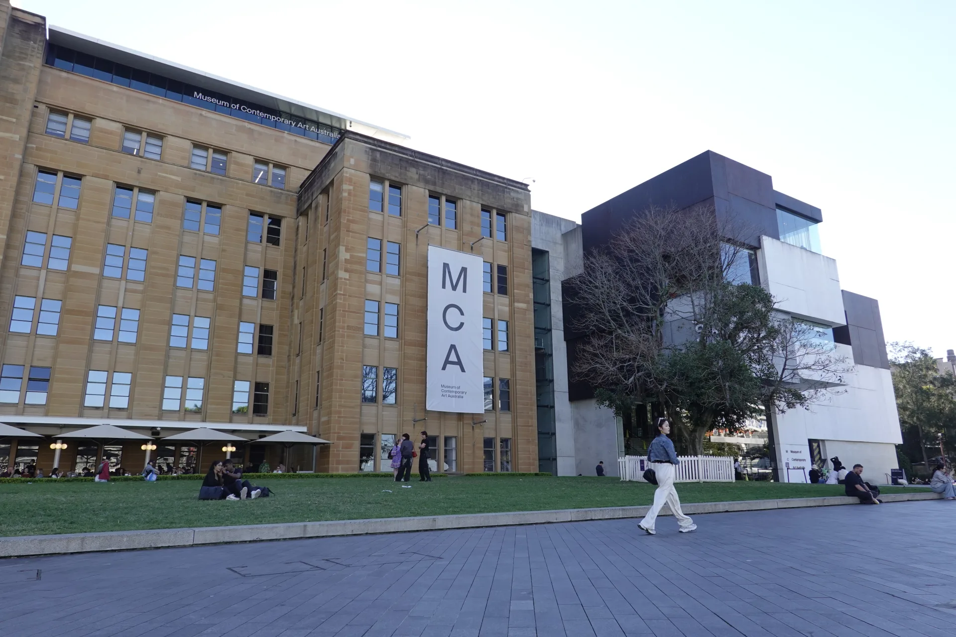 ロックス散策の終点で見えたシドニー現代美術館MCA
